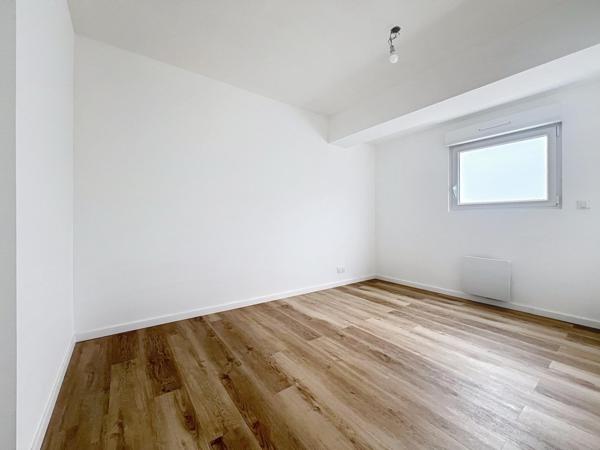 A VENDRE LAMBEZELLEC - T5 - 85 M2 - 3 CHAMBRES - TERRASSE - 2 PLACES DE PARKING