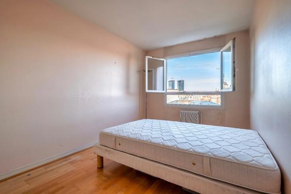 Appartement à vendre 4 pièces PARIS 20EME ARRONDISSEMENT (75) - à rénover