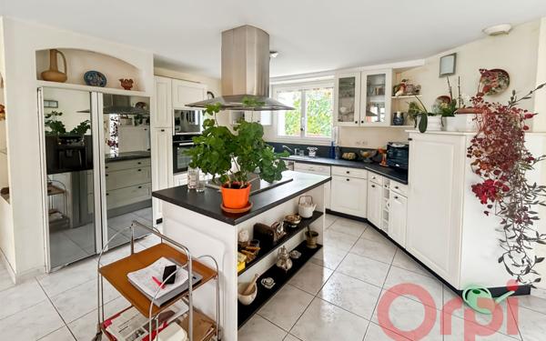 Maison à vendre    7 pièces •  Sauvian