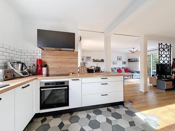 Maison fonctionnelle proche du lycée international