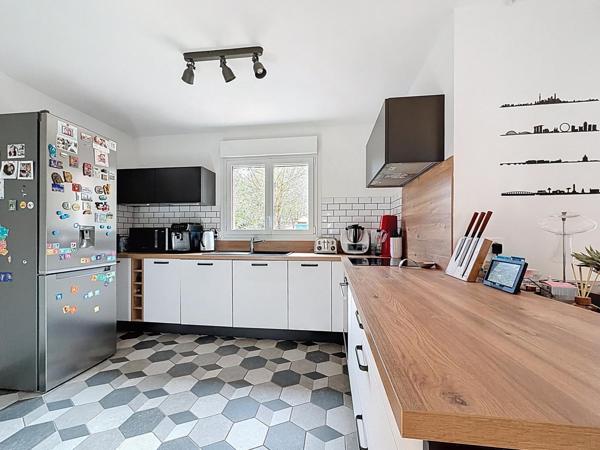 Maison fonctionnelle proche du lycée international