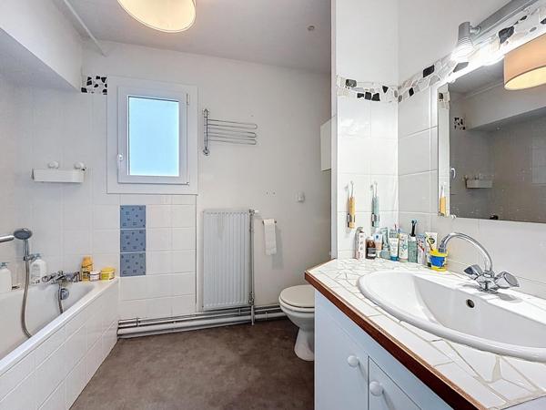 Maison fonctionnelle proche du lycée international