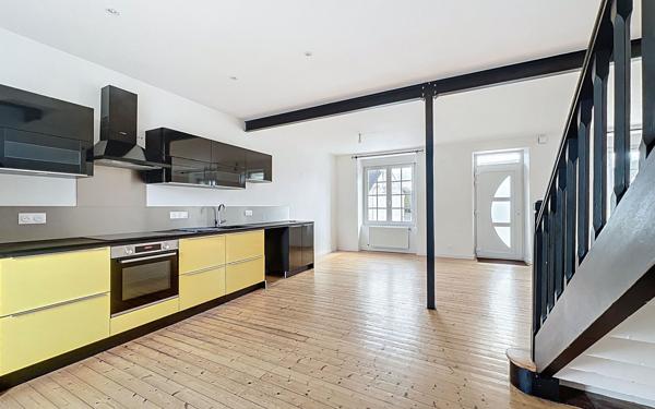 Maison à vendre    4 pièces •  Landivisiau