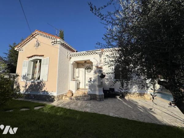 Rare ! Maison individuelle Golfe Juan Centre ville au calme ,à proximité de la mer et des commerces 