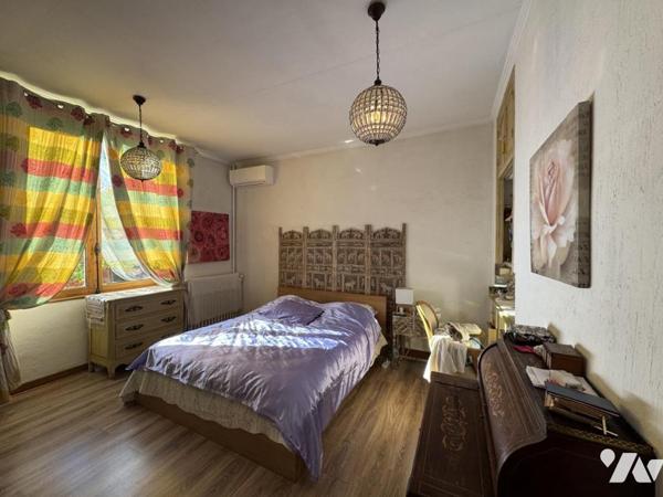 Rare ! Maison individuelle Golfe Juan Centre ville au calme ,à proximité de la mer et des commerces 