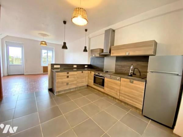 A VENDRE - MAISON A USAGE D'HABITATION - PORT-BRILLET 