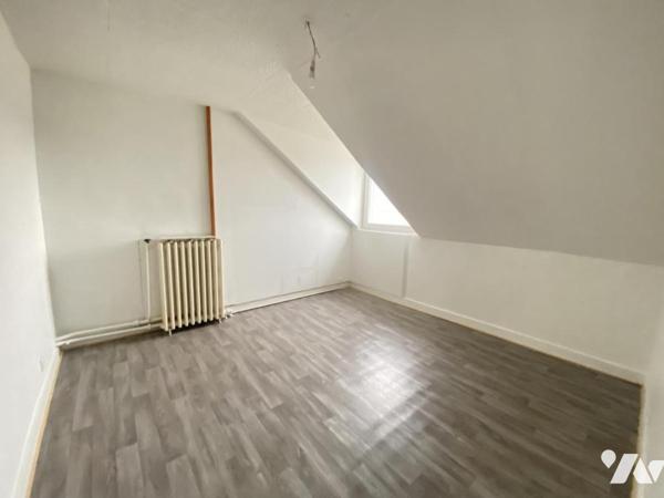 A VENDRE - MAISON A USAGE D'HABITATION - PORT-BRILLET 