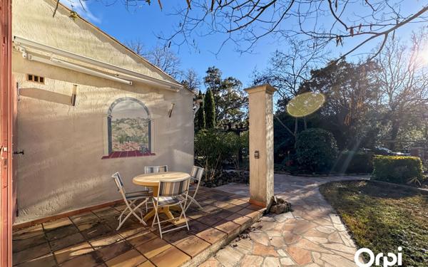 Maison à vendre    9 pièces •  La Garde-Freinet