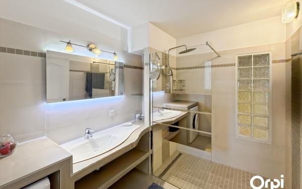 Maison à vendre    9 pièces •  La Garde-Freinet