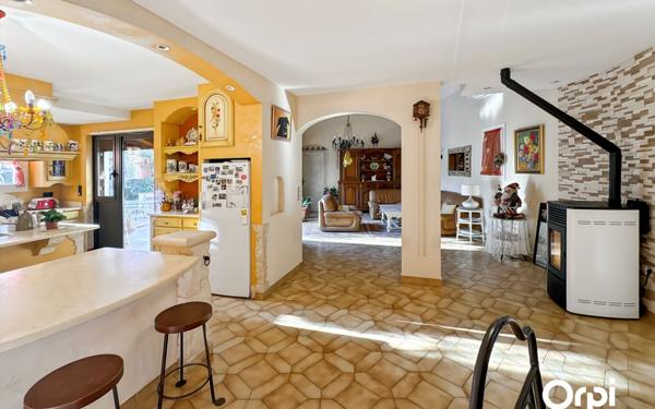 Maison à vendre    9 pièces •  La Garde-Freinet