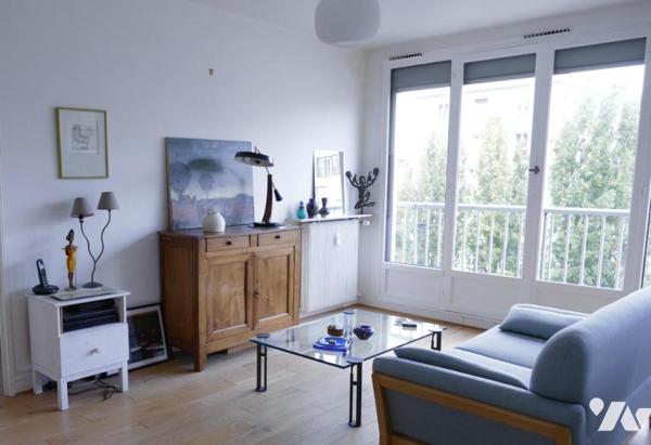 Vente bel  Appartement 2 Pièces en étage élevé   à Paris 15e Arrondissement
