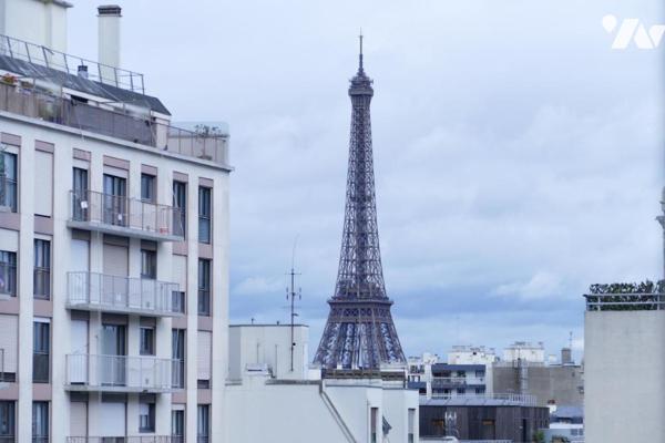 Vente bel  Appartement 2 Pièces en étage élevé   à Paris 15e Arrondissement