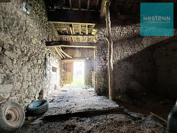 Corps de ferme à rénover sur un terrain de 1488 m² - A CHATELNEUF - à 10 minutes de MONTBRISON
