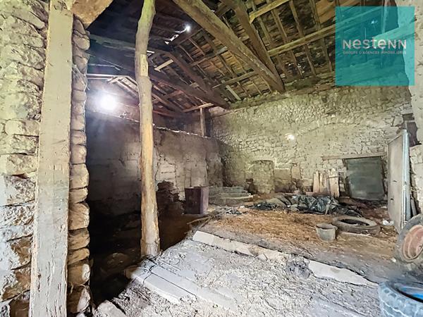 Corps de ferme à rénover sur un terrain de 1488 m² - A CHATELNEUF - à 10 minutes de MONTBRISON