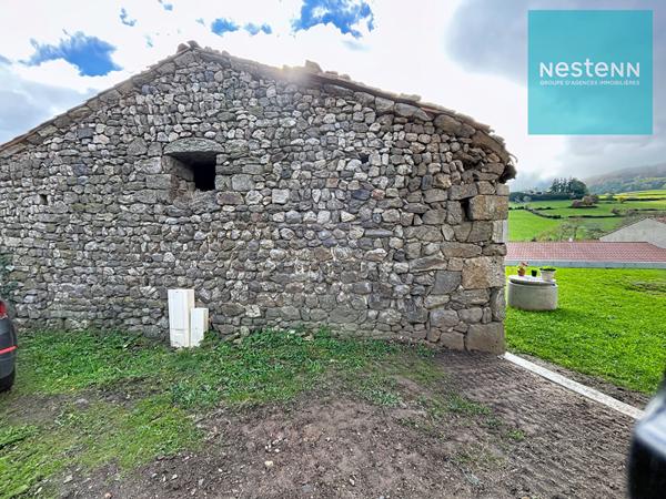 Corps de ferme à rénover sur un terrain de 1488 m² - A CHATELNEUF - à 10 minutes de MONTBRISON