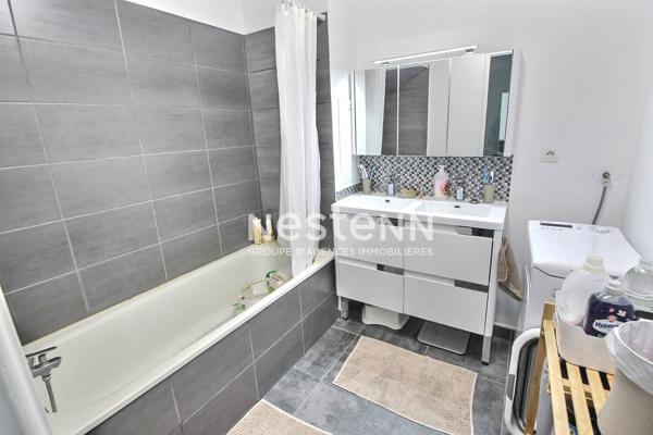 Au pied du tramway T4 et des Commerces - Lumineux 3 pièce(s) 66 m2 - Copropriete de 2014 - Terasse