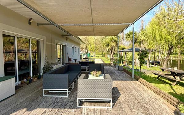 Maison à vendre    9 pièces •  Castelnau-de-Médoc