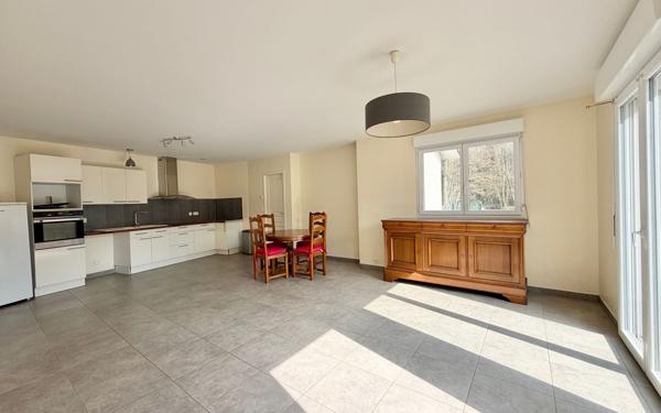 Maison à vendre    9 pièces •  Castelnau-de-Médoc