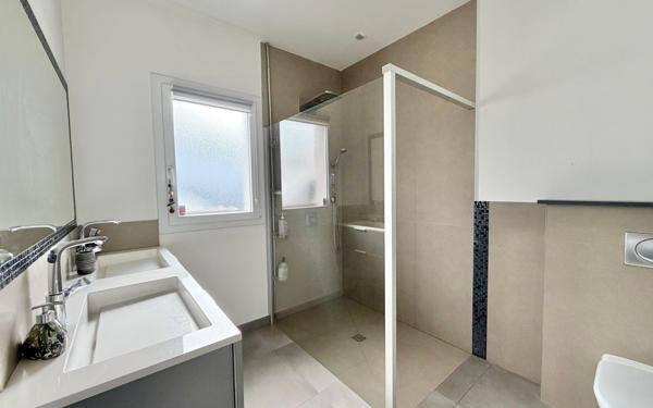 Maison à vendre    9 pièces •  Castelnau-de-Médoc