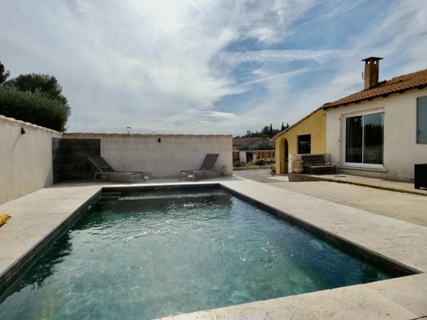 Maison à vendre de 93 m² climatisée a SAINT GILLES (30) avec dépendance et piscine