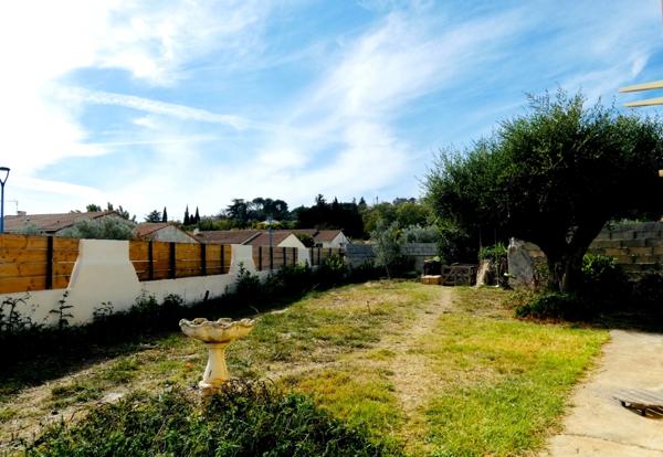 Maison à vendre de 93 m² climatisée a SAINT GILLES (30) avec dépendance et piscine