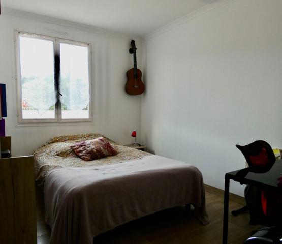 Maison à vendre de 93 m² climatisée a SAINT GILLES (30) avec dépendance et piscine