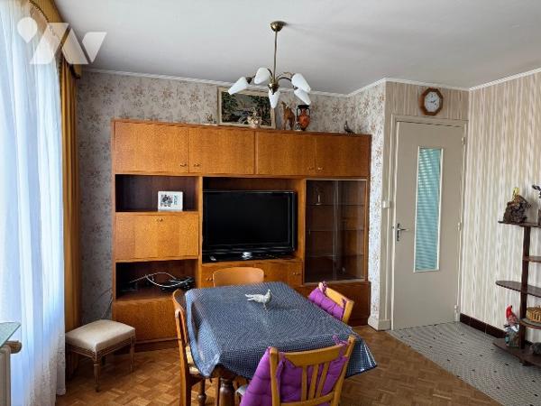 Pavillon sur sous-sol avec garage