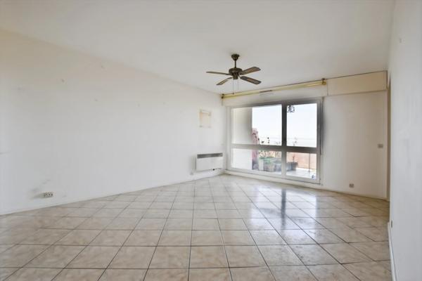 Appartement à vendre 3 pièces, 2 chambres avec terrasse face à la mer -TROUVILLE SUR MER (14) - 223 400 € honoraires d'agence inclus