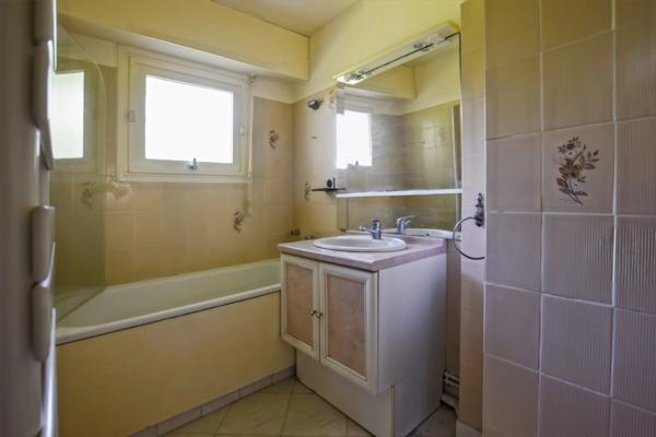 Appartement à vendre 3 pièces, 2 chambres avec terrasse face à la mer -TROUVILLE SUR MER (14) - 223 400 € honoraires d'agence inclus