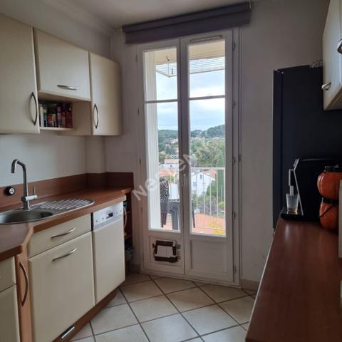 Très bel Appartement Toulon 3 pièces de 65 m² quartier Valbertrand