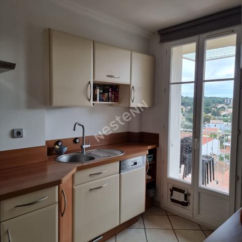 Très bel Appartement Toulon 3 pièces de 65 m² quartier Valbertrand