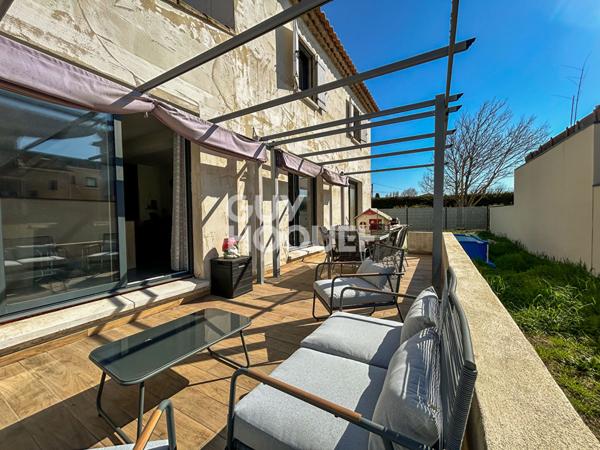 Maison familiale récente à 1 km du centre de L'Isle-sur-la-Sorgue