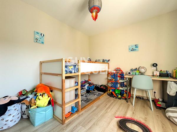 Maison familiale récente à 1 km du centre de L'Isle-sur-la-Sorgue