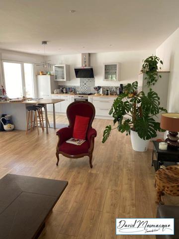 Limay (78520) Limay : immeuble de 103.44m² avec terrasse à vendre