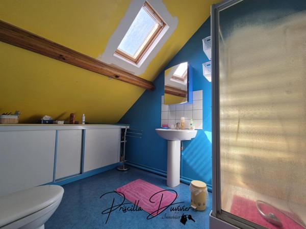 À VENDRE – Maison familiale 5 chambres sur sous-sol total + grand garage – Terrain de 1000 m²