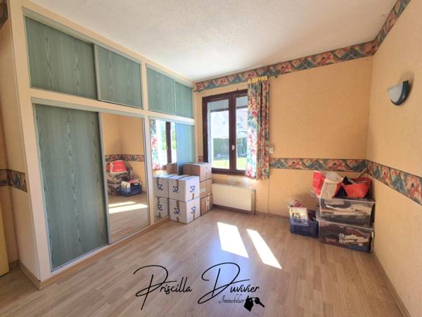 À VENDRE – Maison familiale 5 chambres sur sous-sol total + grand garage – Terrain de 1000 m²