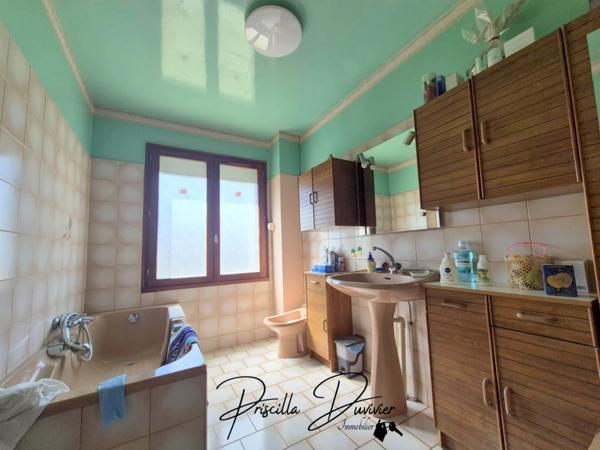 À VENDRE – Maison familiale 5 chambres sur sous-sol total + grand garage – Terrain de 1000 m²