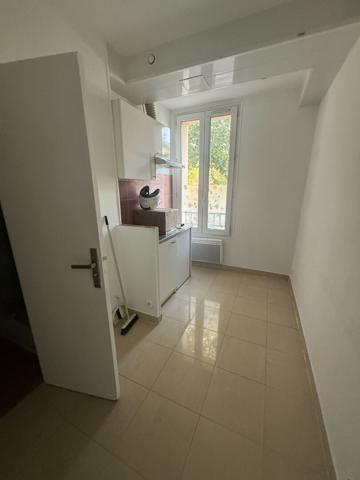 Appartement Aubervilliers 1 pièce(s) 21.89 m2