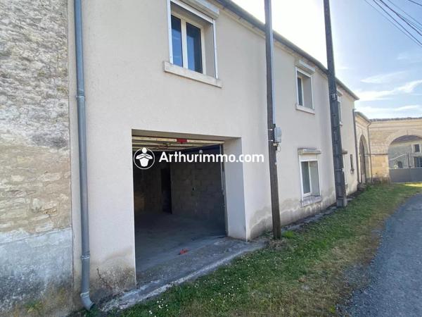 Vente                                                      Garage
                        
                                         75 m2                     à Ballans