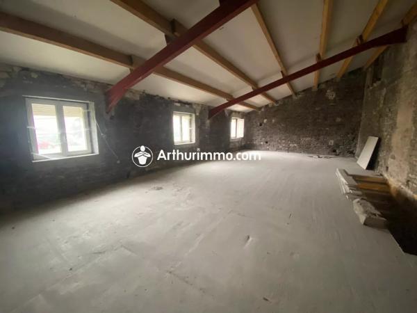Vente                                                      Garage
                        
                                         75 m2                     à Ballans