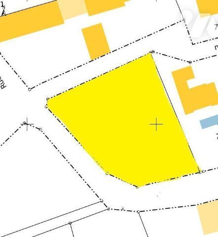 143/2120T - Bourg, beau terrain de 1746 m², divisible en 2 lots - Concerné par le seuil minimal...