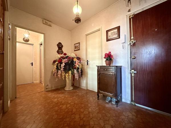 Aulnay-sous-Bois- Savigny- Appartement 3P 62m2- Box- Cave- Parking