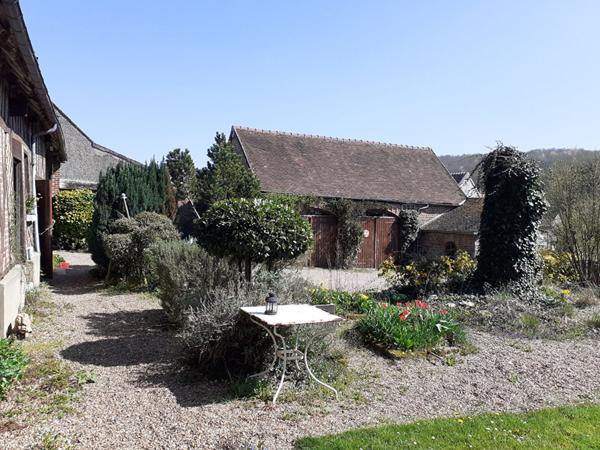 BEAUVAIS PROCHE MAISON 9 PIECES SEJOUR SALLE A MANGER CUISINE SUITE PARENTALE 4 CHAMBRES BUREAU SALLE D'EAU DEPENDANCES GARAGE DOUBLE CAVE JARDIN DE PLUS DE 3800M²