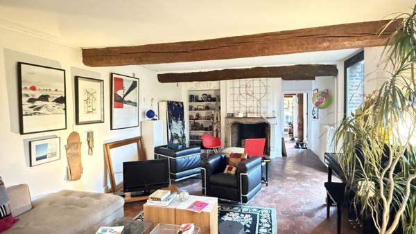 BEAUVAIS PROCHE MAISON 9 PIECES SEJOUR SALLE A MANGER CUISINE SUITE PARENTALE 4 CHAMBRES BUREAU SALLE D'EAU DEPENDANCES GARAGE DOUBLE CAVE JARDIN DE PLUS DE 3800M²