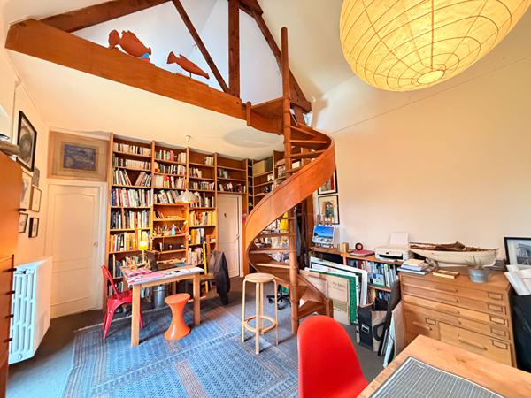 BEAUVAIS PROCHE MAISON 9 PIECES SEJOUR SALLE A MANGER CUISINE SUITE PARENTALE 4 CHAMBRES BUREAU SALLE D'EAU DEPENDANCES GARAGE DOUBLE CAVE JARDIN DE PLUS DE 3800M²