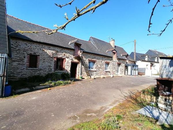 EXCLUSIVITE TRENTE CINQ NOTAIRES !! En campagne de PONT-PEAN, avec accès autoroutier rapide, ce...