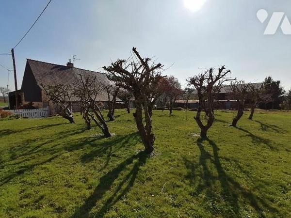 EXCLUSIVITE TRENTE CINQ NOTAIRES !! En campagne de PONT-PEAN, avec accès autoroutier rapide, ce...