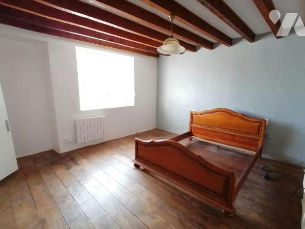 EXCLUSIVITE TRENTE CINQ NOTAIRES !! En campagne de PONT-PEAN, avec accès autoroutier rapide, ce...