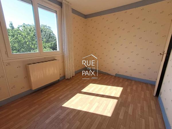 86100 CHATELLERAULT Charmante Maison Familiale avec Jardin et Garage