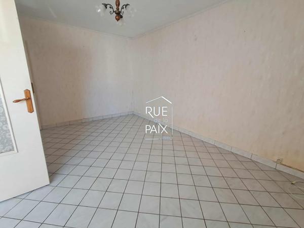 86100 CHATELLERAULT Charmante Maison Familiale avec Jardin et Garage